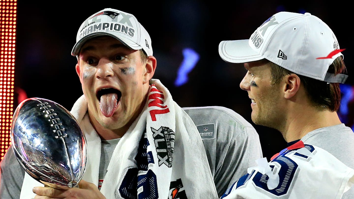 No dog in the fight? Rob Gronkowski just roasted Tom Brady as a cat guy