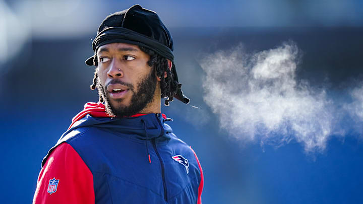 Dec 24, 2022; Foxborough, Massachusetts, USA; New England Patriots wide receiver Jakobi Meyers (16) warms up before the start of the game against the Cincinnati Bengals at Gillette Stadium. Mandatory Credit: David Butler II-Imagn Images Dec 24, 2022; Foxborough, Massachusetts, USA; New England Patriots wide receiver Jakobi Meyers (16) warms up before the start of the game against the Cincinnati Bengals at Gillette Stadium. Mandatory Credit: David Butler II-Imagn Images