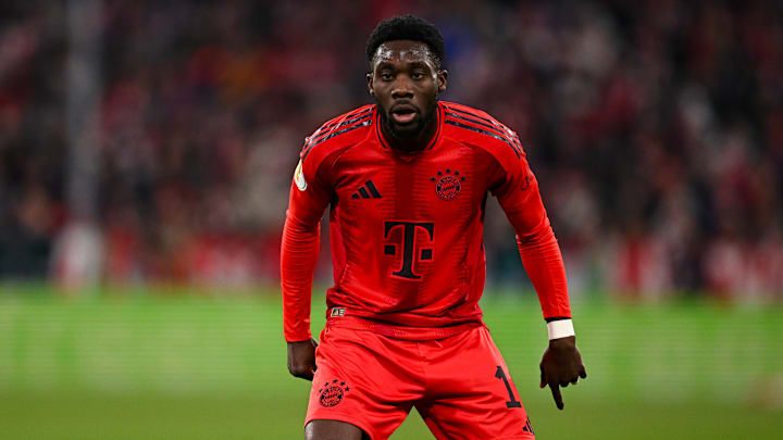 Alphonso Davies close to agreeing a new deal with Bayern Munich.
