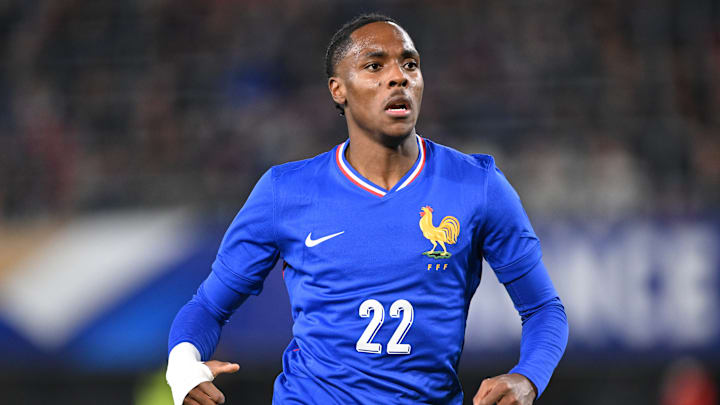 Mathys Tel devrait être titulaire.