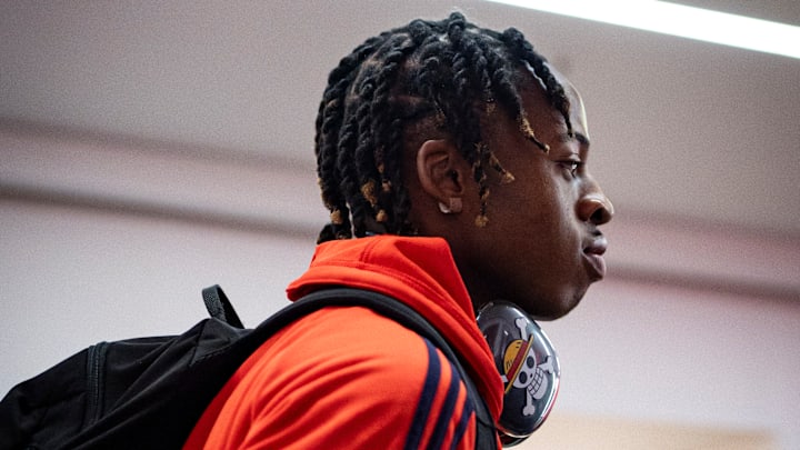 Wisdom Mike ist bei einer Kompany-Ansprache eingepennt