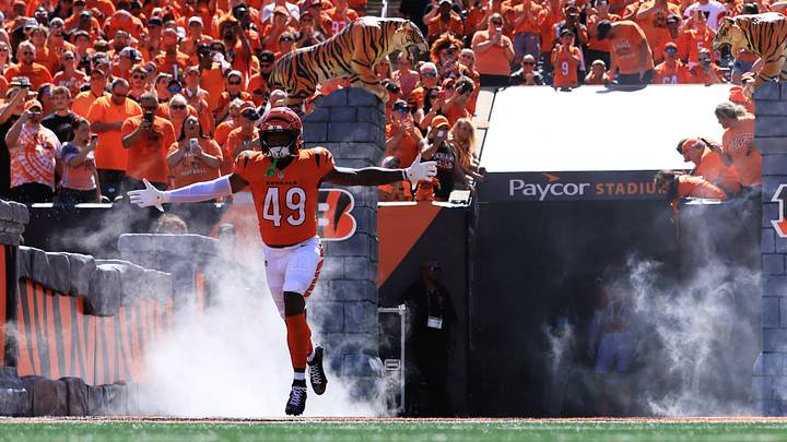 Sep 13, 2026; Cincinnati, Ohio, USA; Cincinnati Bengals linebacker Barrett Carter (49) runs onto the field before the game against the Tampa Bay Buccaneers at Paycor Stadium. Mandatory Credit: Katie Stratman-Imagn Images Sep 13, 2026; Cincinnati, Ohio, USA; Cincinnati Bengals linebacker Barrett Carter (49) runs onto the field before the game against the Tampa Bay Buccaneers at Paycor Stadium. Mandatory Credit: Katie Stratman-Imagn Images