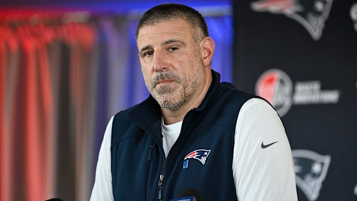 Mar 13, 2025; Foxborough, MA, USA; New England Patriots head coach Mike Vrabel discusses the teamís recent free agent additions with the media at Gillette Stadium. Mandatory Credit: Eric Canha-Imagn Images Mar 13, 2025; Foxborough, MA, USA; New England Patriots head coach Mike Vrabel discusses the teamís recent free agent additions with the media at Gillette Stadium. Mandatory Credit: Eric Canha-Imagn Images