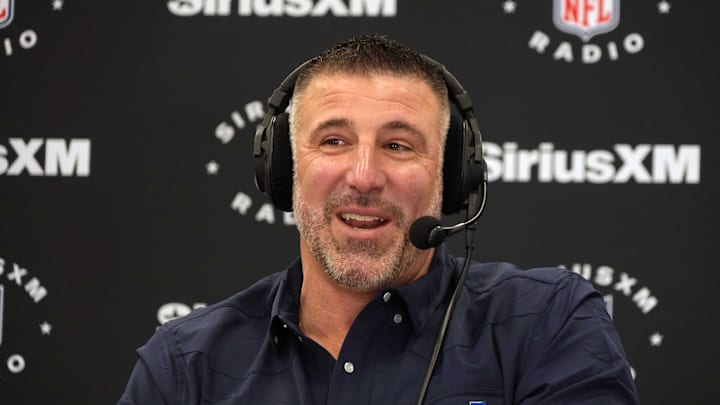 Feb 25, 2025; Indianapolis, IN, USA; New England Patriots coach Mike Vrabel on the SiriusXM radio set at the NFL Scouting Combine at the Indiana Convention Center. Mandatory Credit: Kirby Lee-Imagn Images Feb 25, 2025; Indianapolis, IN, USA; New England Patriots coach Mike Vrabel on the SiriusXM radio set at the NFL Scouting Combine at the Indiana Convention Center. Mandatory Credit: Kirby Lee-Imagn Images