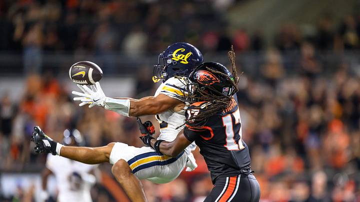Oregon State Beavers defensive back Skyler Thomas (17) and California Golden Bears wide receiver Jacob De Jesus (21). Oregon State Beavers defensive back Skyler Thomas (17) and California Golden Bears wide receiver Jacob De Jesus (21).