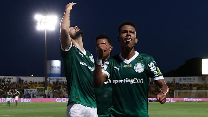 Flaco López e Estêvão comandam o ataque do Palmeiras