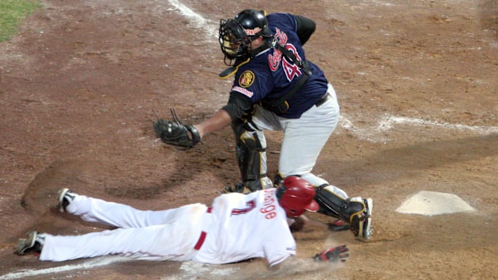 Los Leones del Caracas suben el telón de la temporada de la LVBP