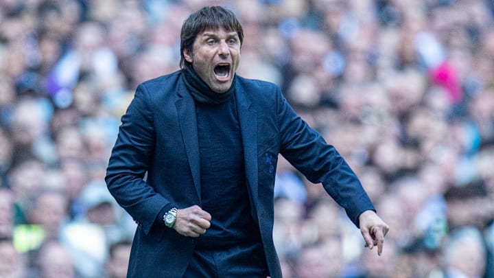 Antonio Conte es el entrenador del Tottenham Hotspur en la Premier League