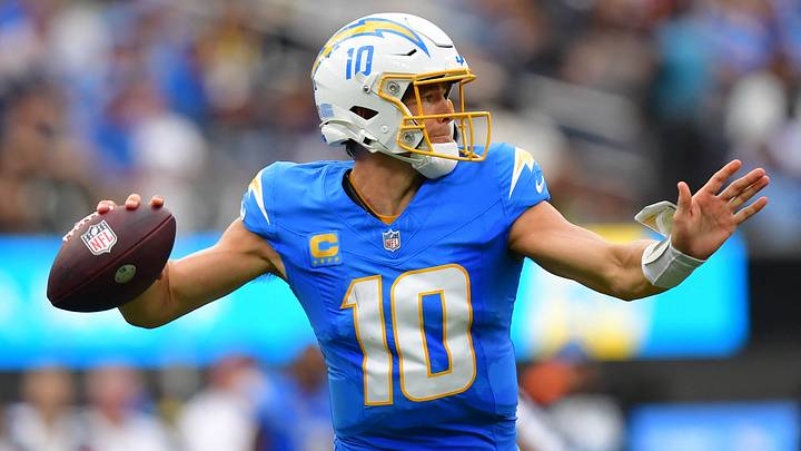 Los Angeles Chargers quarterback Justin Herbert (10) throws a pass against the Las Vegas Raiders during the first half at SoFi Stadium. Mandatory Credit: Gary A. Vasquez-Imagn Images Los Angeles Chargers quarterback Justin Herbert (10) throws a pass against the Las Vegas Raiders during the first half at SoFi Stadium. Mandatory Credit: Gary A. Vasquez-Imagn Images