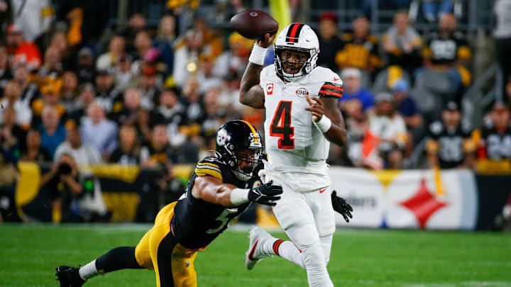 Cleveland Browns v Pittsburgh Steelers