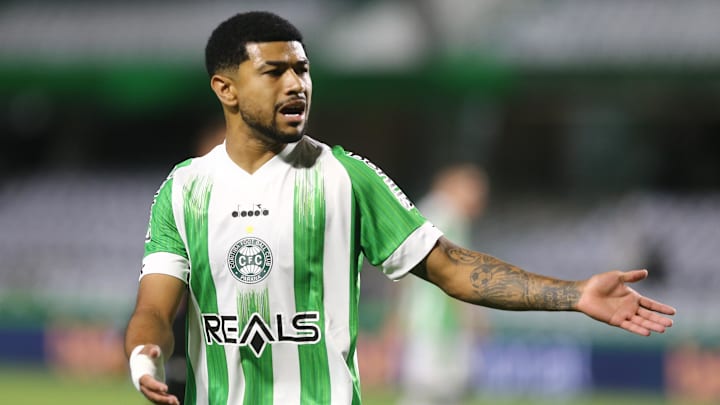 Santos mira a contratação de Ronier, do Coxa