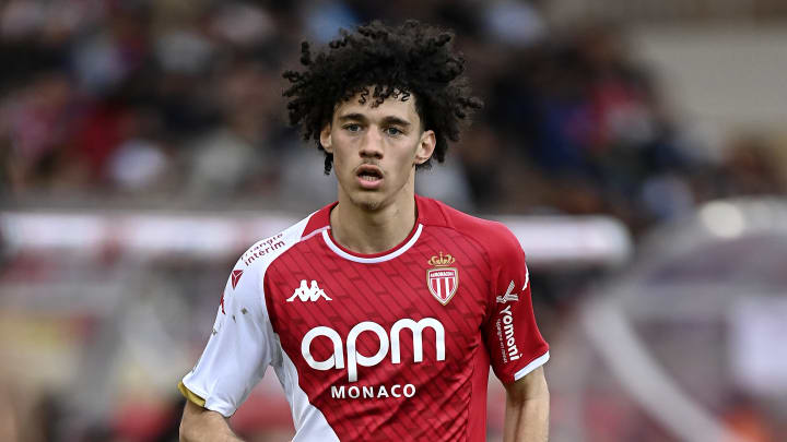 Maghnes Akliouche serait dans le viseur du PSG. Maghnes Akliouche serait dans le viseur du PSG.