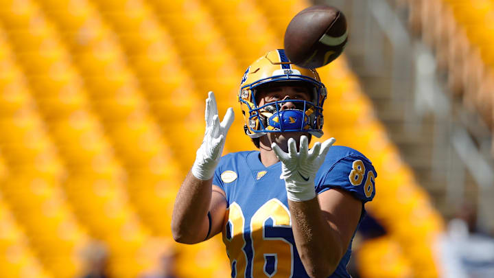 Sep 24, 2022; Pittsburgh, Pennsylvania, USA;  Pittsburgh Panthers tight end Gavin Bartholomew (86) warms up before the game against the Rhode Island Rams at Acrisure Stadium. Mandatory Credit: Charles LeClaire-Imagn Images