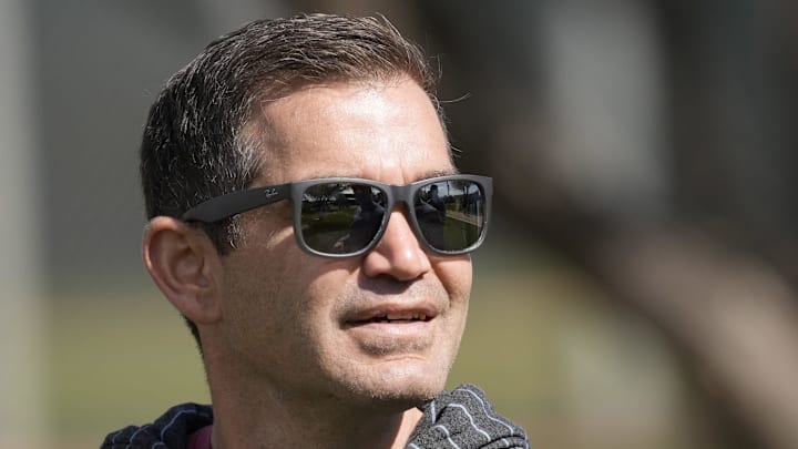 Feb 21, 2022; Scottsdale, Ariz., U.S.;  Diamondbacks senior vice-president & assistant general manager Amiel Sawdaye watches a select training camp for minor-league players not covered by the Players Association at Salt River Fields. MLB continues to be in a lockout after the expiration of the collective bargaining agreement Dec. 2. Mandatory Credit: Michael Chow-Arizona Republic

Baseball Diamondbacks Select Minor League Camp