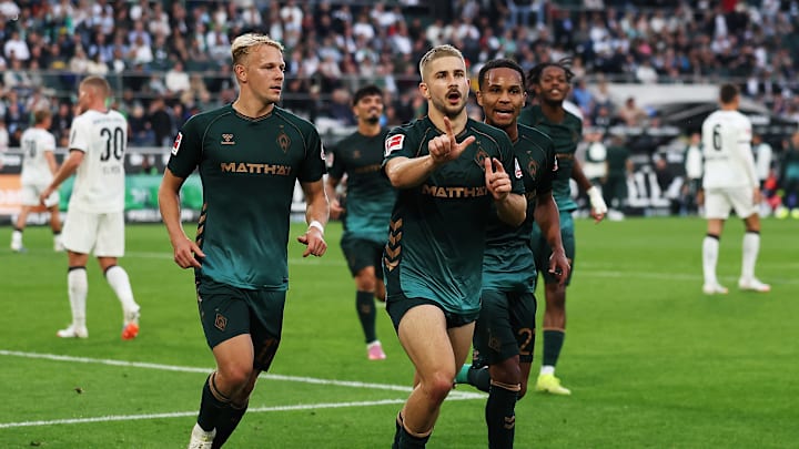 Romano Schmid bejubelt sein 3:0 gegen Gladbach