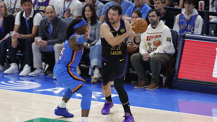 Luka Doncic quizás vuelva a la acción con Lakers al inicio de la eventual segunda ronda contra el Thunder 