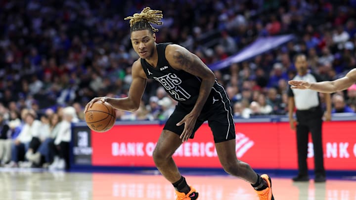 Noah Clowney and the Nets are road underdogs against the Lakers.