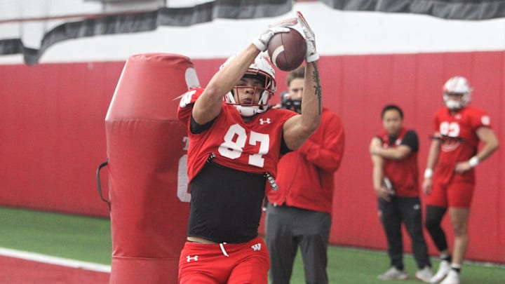 Wisconsin Badgers tight end Jackson McGohan is making a position switch to wide receiver.