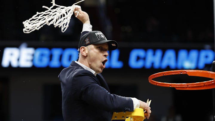UConn Huskies head coach Dan Hurley
