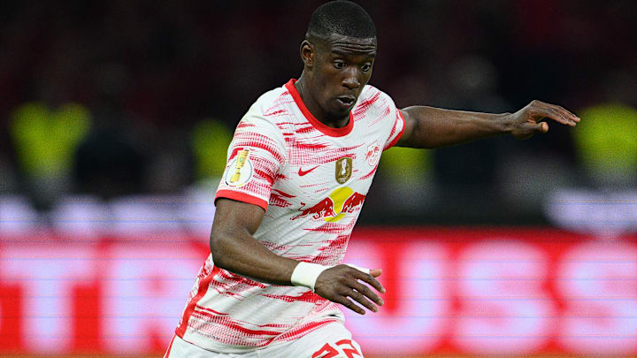 Nordi Mukiele a reçu une autre proposition.