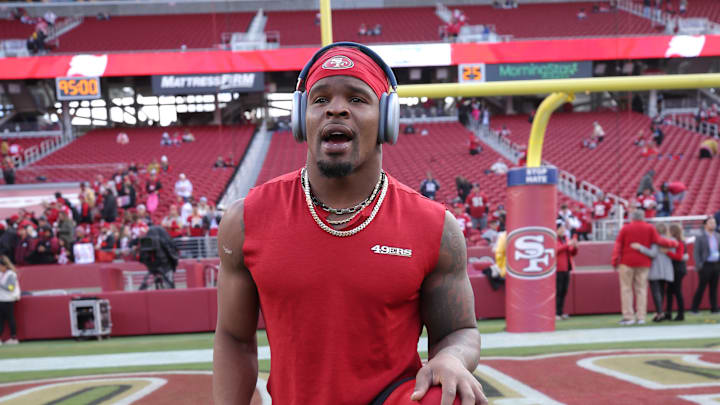 San Francisco 49ers linebacker Dre Greenlaw (57)