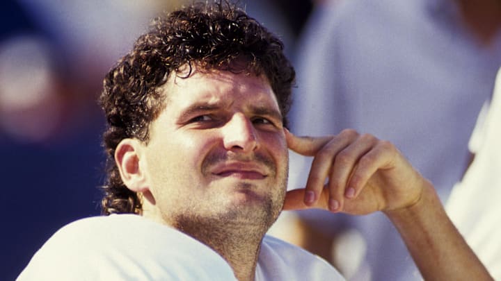 Sept. 8, 1991; Foxboro, MA, USA; FILE PHOTO; Cleveland Browns quarterback Bernie Kosar (19) on the bench against the New England Patriots at Foxboro Stadium. The Browns defeated the Patriots 20-0. Mandatory Credit: Imagn Images Sept. 8, 1991; Foxboro, MA, USA; FILE PHOTO; Cleveland Browns quarterback Bernie Kosar (19) on the bench against the New England Patriots at Foxboro Stadium. The Browns defeated the Patriots 20-0. Mandatory Credit: Imagn Images