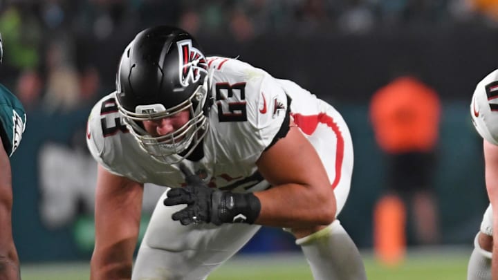 Atlanta Falcons guard Chris Lindstrom helped pave the way for nearly 400 yards of offense in a 22-21 win over the Philadelphia Eagles. Atlanta Falcons guard Chris Lindstrom helped pave the way for nearly 400 yards of offense in a 22-21 win over the Philadelphia Eagles.