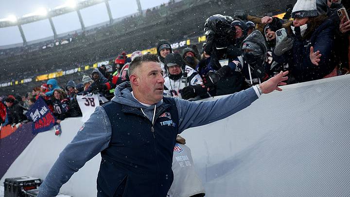 En su primer año en New England, Mike Vrabel llevó a los Patriots al Super Bowl.