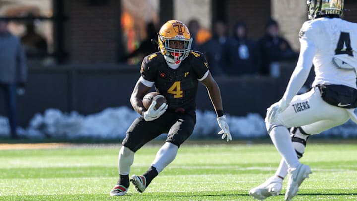 A dynamic running back, Lutheran North’s Martez Stephenson was a Class 4 first team all-state selection after averaging 11.1 yards per carry and scoring 21 total touchdowns in 2024. He rushed for 1,363 yards and had 263 receiving as Lutheran North won the Class 4 state championship.