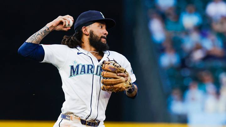 Sep 22, 2026; Seattle, Washington, USA; Seattle Mariners shortstop J.P. Crawford (3) holds back from attempting a throw to first on an infield single against the Houston Astros during the first inning at T-Mobile Park. Mandatory Credit: Joe Nicholson-Imagn Images Sep 22, 2026; Seattle, Washington, USA; Seattle Mariners shortstop J.P. Crawford (3) holds back from attempting a throw to first on an infield single against the Houston Astros during the first inning at T-Mobile Park. Mandatory Credit: Joe Nicholson-Imagn Images
