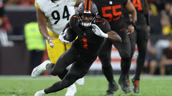 Oct 1, 2026; Cleveland, Ohio, USA; Cleveland Browns wide receiver KC Concepcion (1) makes a catch against the Pittsburgh Steelers in the first half at Huntington Bank Field. Mandatory Credit: Scott Galvin-Imagn Images Oct 1, 2026; Cleveland, Ohio, USA; Cleveland Browns wide receiver KC Concepcion (1) makes a catch against the Pittsburgh Steelers in the first half at Huntington Bank Field. Mandatory Credit: Scott Galvin-Imagn Images
