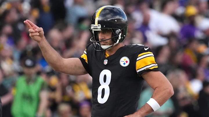 Sep 28, 2025; Dublin, Ireland; Pittsburgh Steelers quarterback Aaron Rodgers (8) gestures after a first down in the second half against the Minnesota Vikings during an NFL International Series game at Croke Park. Mandatory Credit: Kirby Lee-Imagn Images