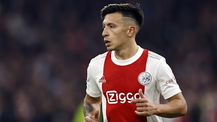 Lisandro Martinez vers Manchester United