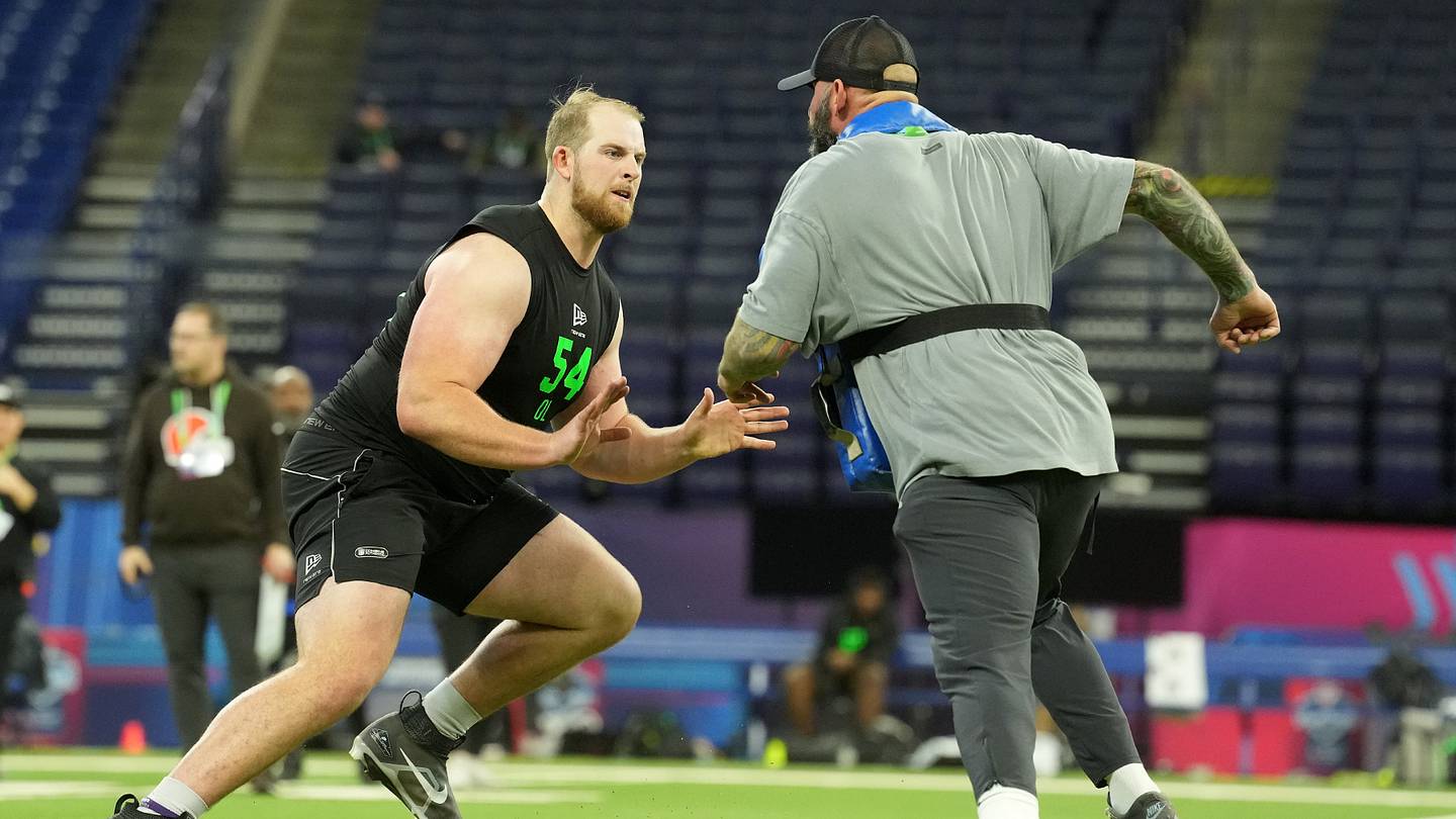 49ers Guard Battle Takes Major Turn With Carver Willis Return
