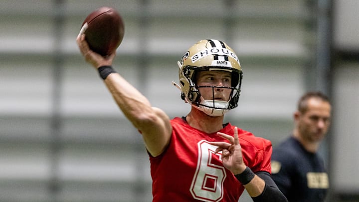 May 10, 2025; New Orleans, LA, USA; New Orleans Saints quarterback Tyler Shough (6) during rookie minicamp at Ochsner Sports Performance Center. Mandatory Credit: Stephen Lew-Imagn Images May 10, 2025; New Orleans, LA, USA; New Orleans Saints quarterback Tyler Shough (6) during rookie minicamp at Ochsner Sports Performance Center. Mandatory Credit: Stephen Lew-Imagn Images