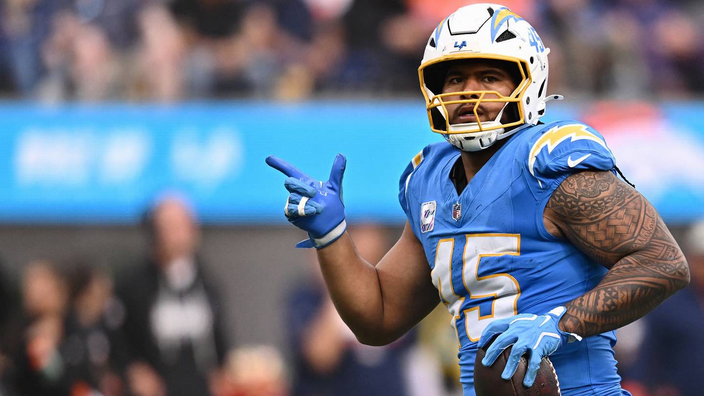 Chargers Snap Count Analysis: Biggest Winners, Losers and Role Changes From Week 5