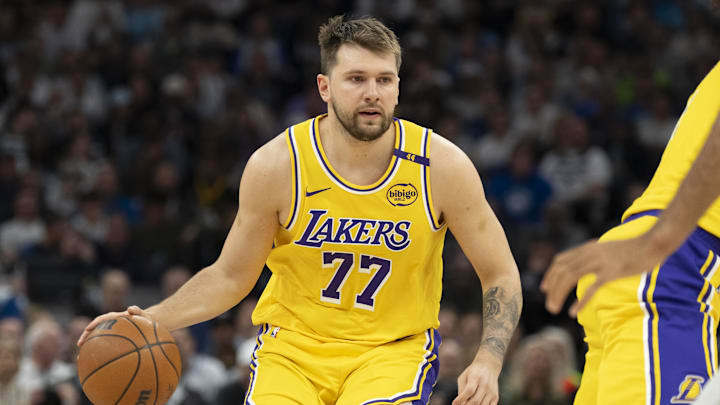 Doncic llegó a los Lakers en un cambio por Anthony Davis