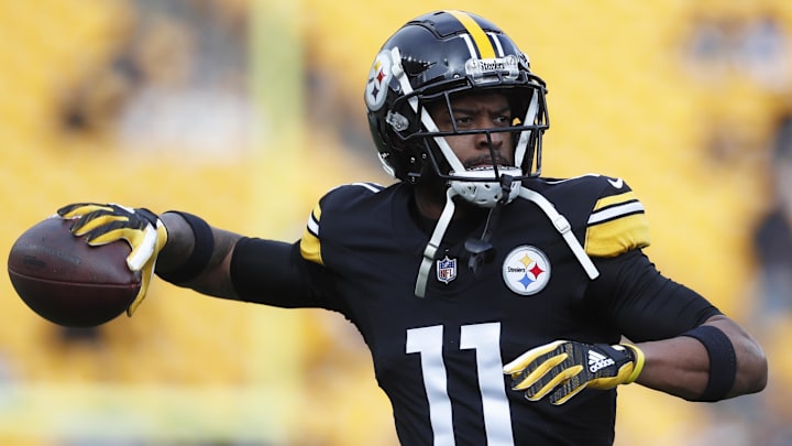 Pittsburgh Steelers wide receiver Allen Robinson II (11)