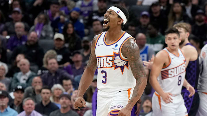 Phoenix Suns v Sacramento Kings