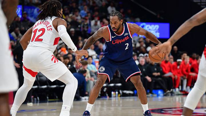 Kawhi Leonard is headed back to Toronto.