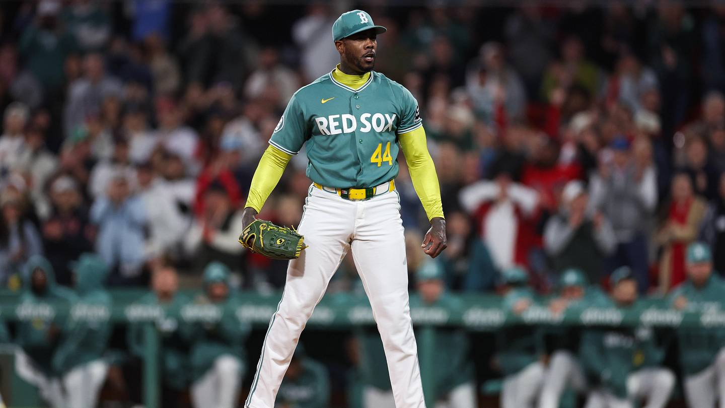 Red Sox's Aroldis Chapman Wants to Stay, But Boston Holds th