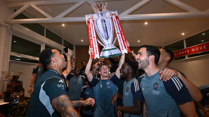Die Arsenal-Stars feiern die Meisterschaft