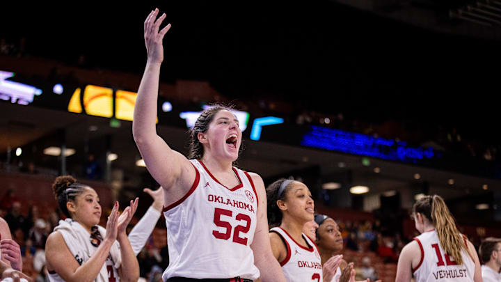 Oklahoma center Raegan Beers
