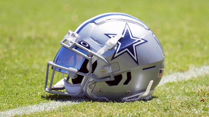 Jul 27, 2023; Oxnard, CA, USA; A Dallas Cowboys helmet with Oakley visor at training camp at Marriott Residence Inn-River Ridge Playing Fields. Mandatory Credit: Kirby Lee-Imagn Images Jul 27, 2023; Oxnard, CA, USA; A Dallas Cowboys helmet with Oakley visor at training camp at Marriott Residence Inn-River Ridge Playing Fields. Mandatory Credit: Kirby Lee-Imagn Images