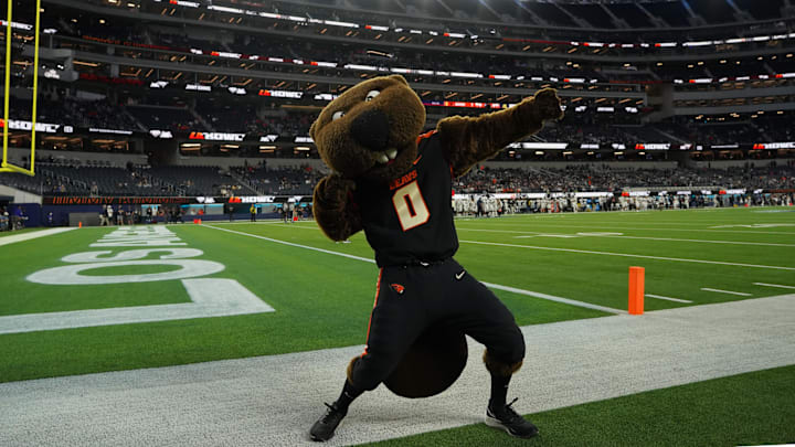 Dec 18, 2021; Inglewood, CA, USA; Oregon State Beavers mascot Benny poses in the first half of the 2021 LA Bowl against the Utah State Aggies at SoFi Stadium. Mandatory Credit: Kirby Lee-Imagn Images
