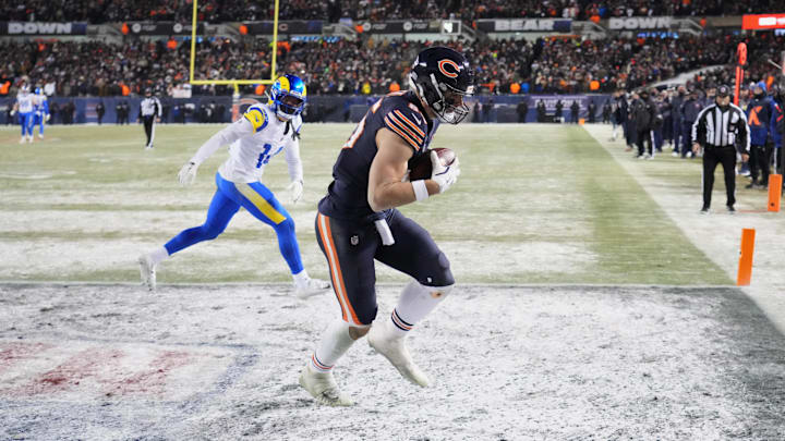 Jan 18, 2026; Chicago, IL, USA; Chicago Bears tight end Cole Kmet (85) catches a fourteen-yard touchdown pass thrown by quarterback Caleb Williams (not pictured) against Los Angeles Rams cornerback Cobie Durant (14) with eighteen seconds remaining in the fourth quarter of an NFC Divisional Round game at Soldier Field. Mandatory Credit: David Banks-Imagn Images