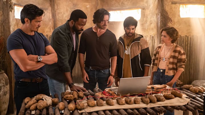 LA BREA -- "Sierra" Episode 301 -- Pictured: (l-r) Nicholas Gonzalez as Levi, Chiké Okonkwo as Ty, Eoin Macken as Gavin, Rohan Mirchandaney as Scott, Asmara Feik as Petra -- (Photo by: Mark Taylor/NBC)