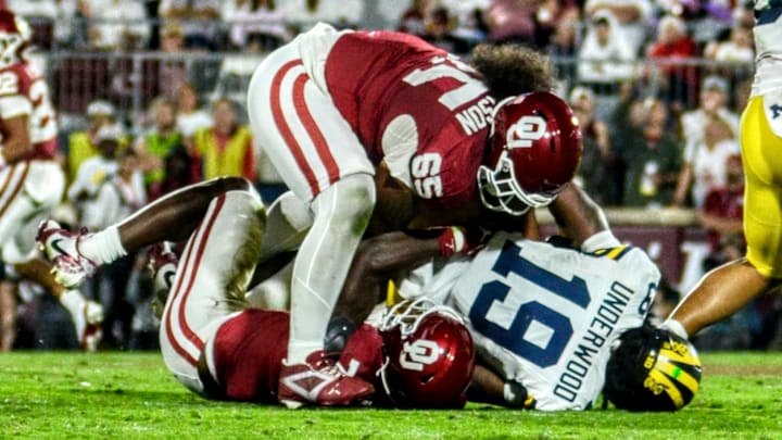 Oklahoma defensive lineman Jayden Jackson, linebacker Sammy Omosigho Oklahoma defensive lineman Jayden Jackson, linebacker Sammy Omosigho