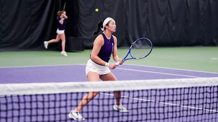 Britany Lau sets up for a volley.