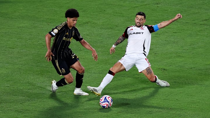 Arrascaeta acertou a trave em duas oportunidades